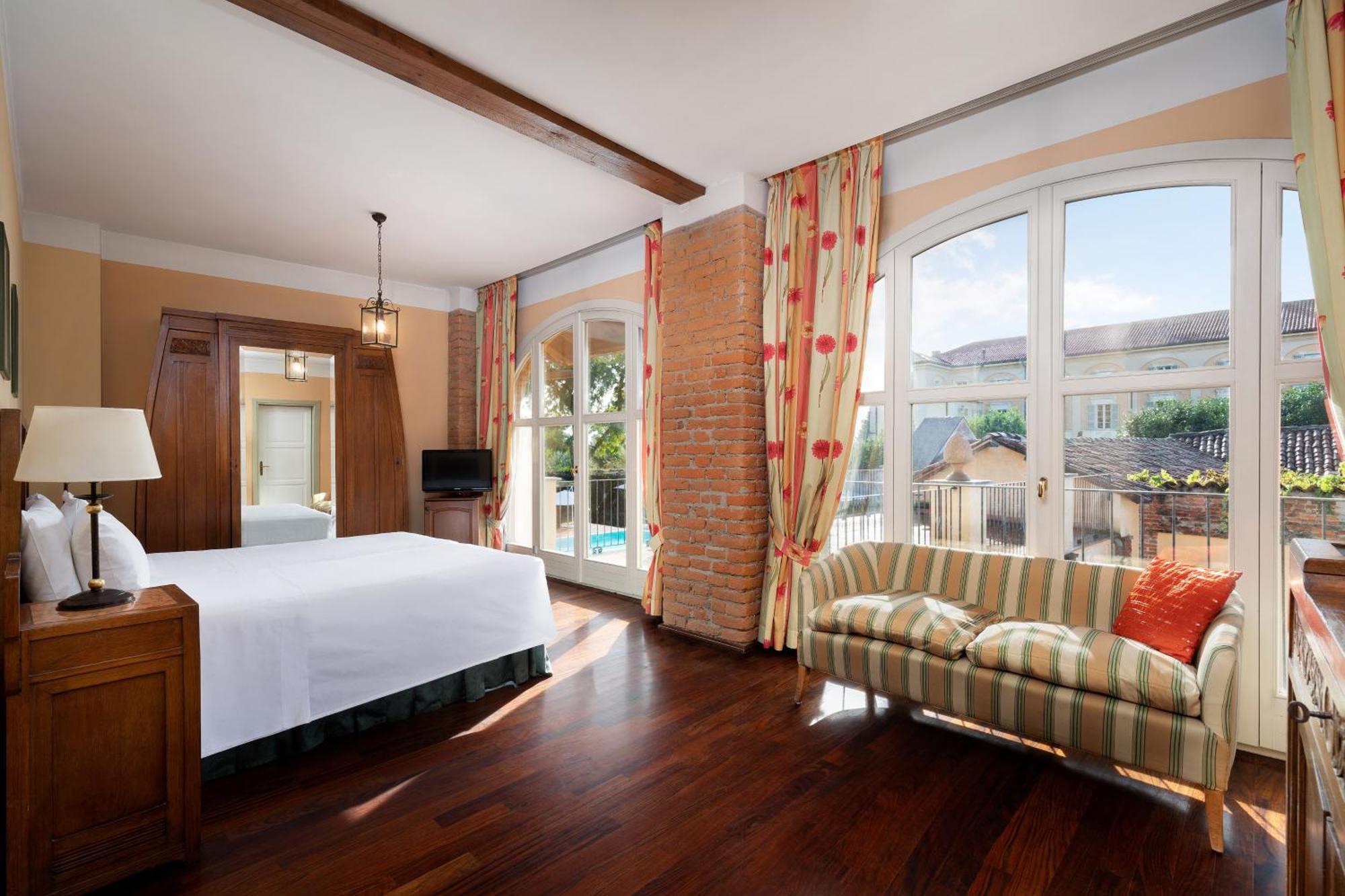 Junior Suite,1705562449:JPEG